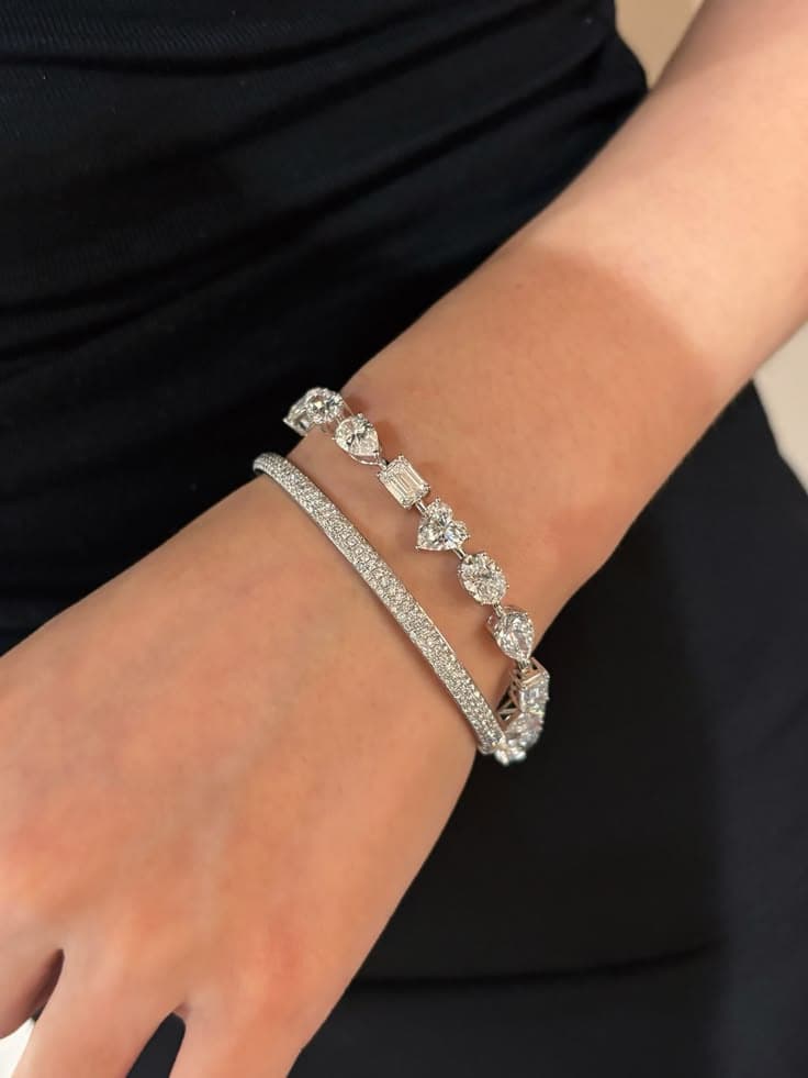 Gold and diamond bracelets collection